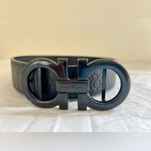 Salvatore Ferragamo Leather Belt - Size 44 (Black) READ DESCRIPTION